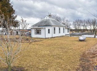 23700 Wasson Rd, Onaga, KS 66521