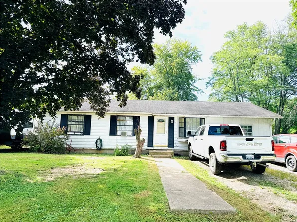 213 Henderson St, Rossville, IL 60963