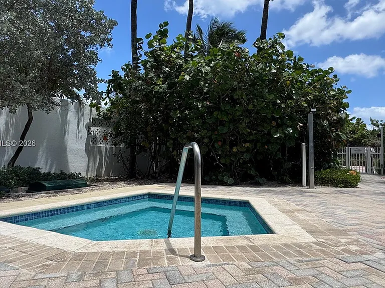 6515 Collins Ave #1505 — Photo 18