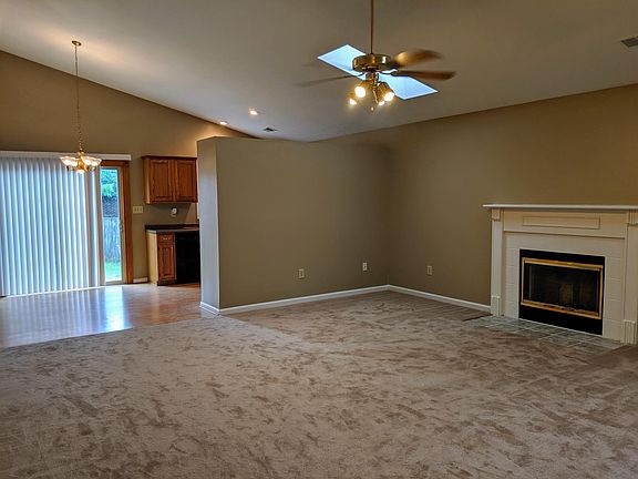 3rd image of 4625 Hartland Pkwy