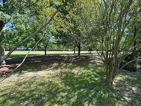 5th image of 2512 Brighthaven Dr