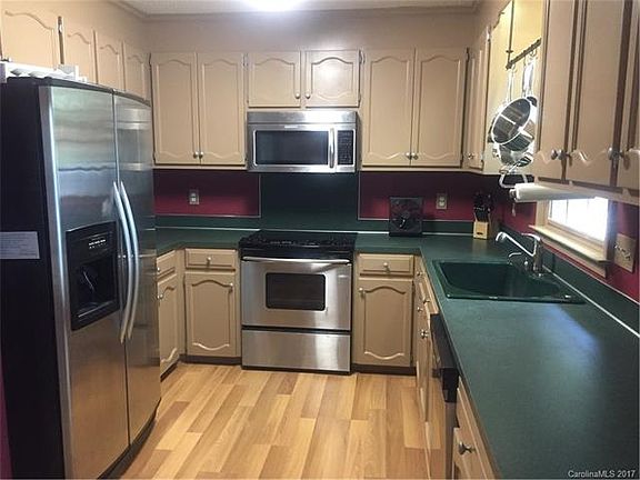 3rd image of 109 Antelope Dr #19