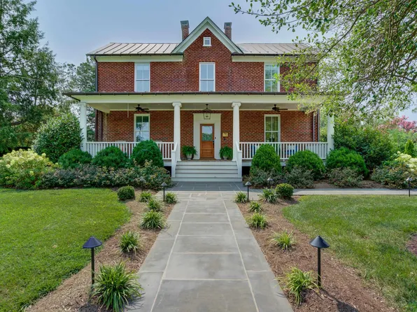 1004 Locust Ave, Charlottesville, VA 22901