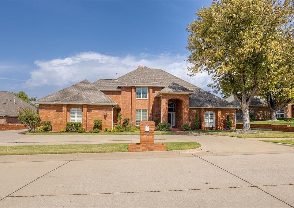 1st image of 8105 NW 130th Pl