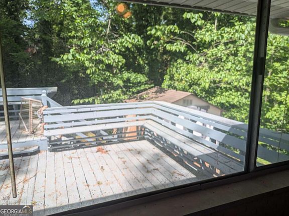 4th image of 820 Vinton Woods Dr
