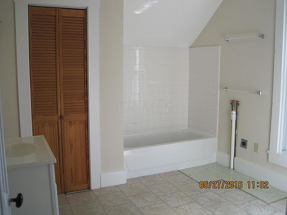 5th image of 820 S North St