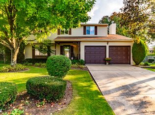 6200 Raspberry Ct, Clayton, OH 45315