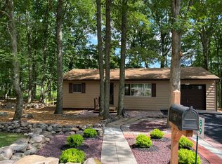 89 Church Ave, Mount Pocono, PA 18344