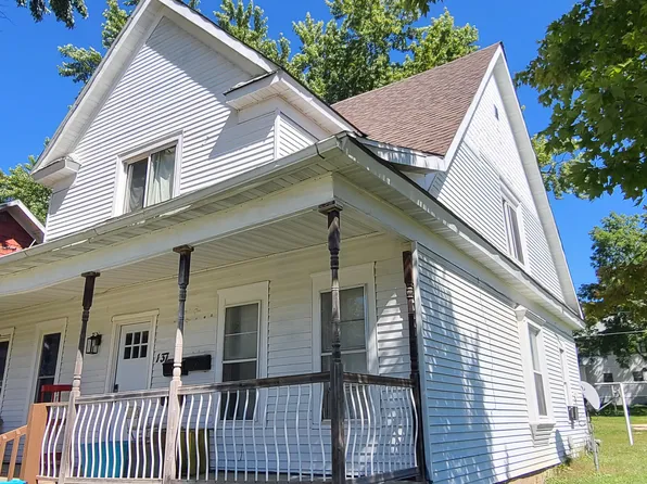 137 4th Ave SE, Oelwein, IA