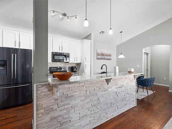 5th image of 37 Kassebaum Ln APT 306