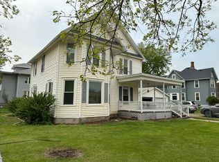 573 California Ave SW, Huron, SD 57350