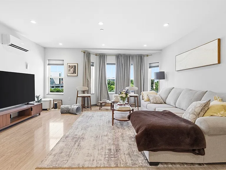 145 Newbury Ave #15 — Photo 3
