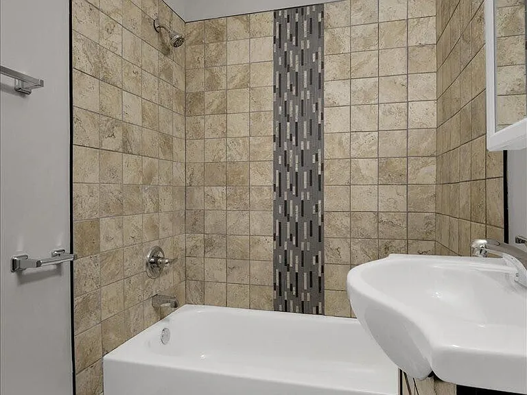 222 Doctor W Hodge St #2-J — Photo 16