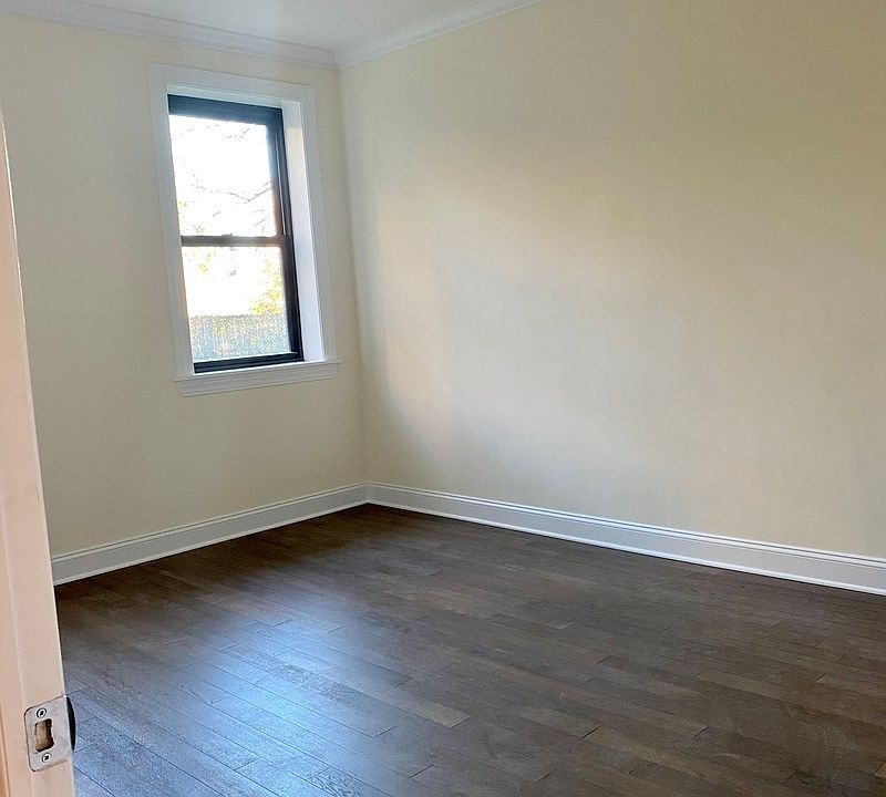 2nd image of 263 Bennett Ave #4H