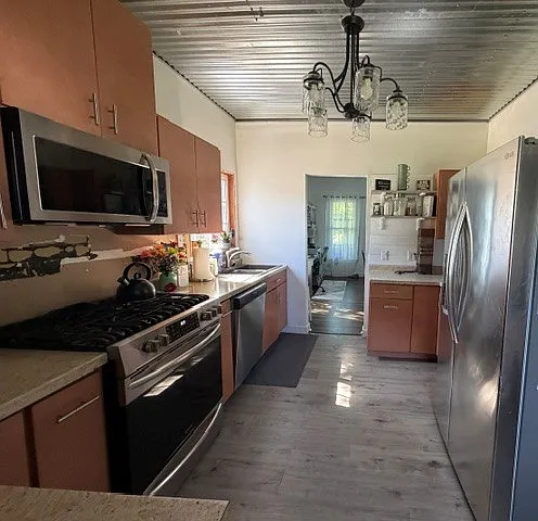 303 E Center St — Photo 7