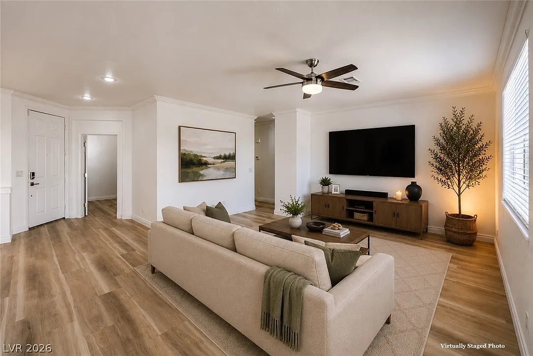 3 bed, 2.0 bath, 1444 sqft, $2,700 — Photo 3