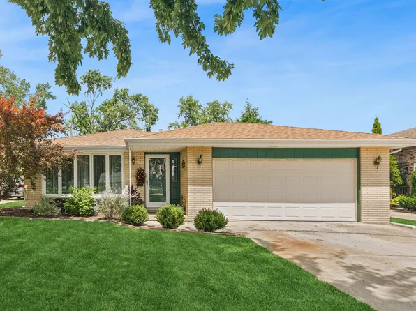 6722 W 93rd St, Oak Lawn, IL 60453