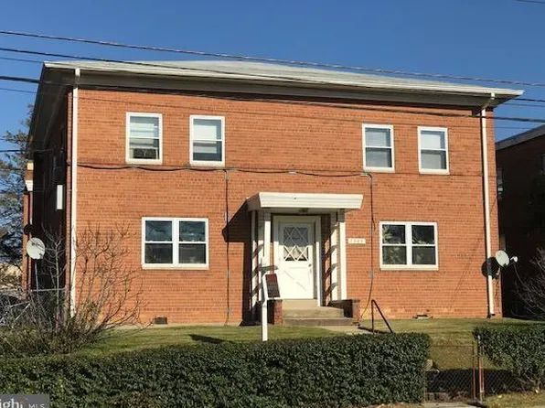 7905 Lockney Ave #202, Takoma Park, MD 20912