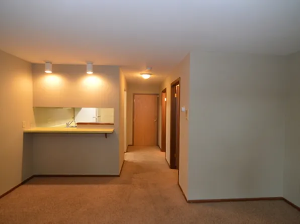302 Grand Canyon Dr #202, Madison, WI 53705