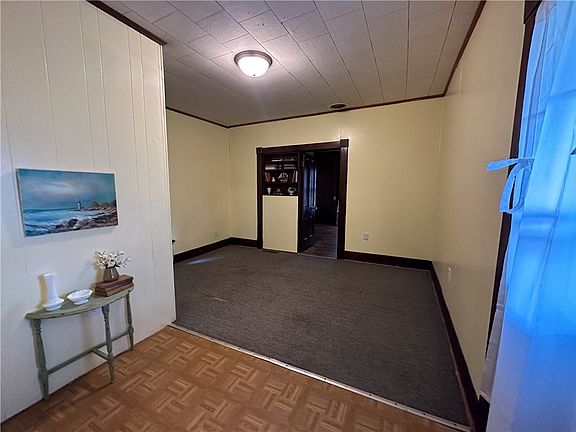3rd image of 622-624 N Austin St