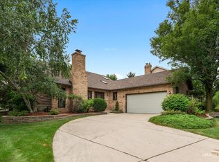 1500 Sequoia Rd, Naperville, IL 60540