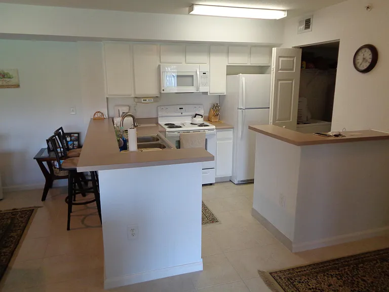 191 SW Palm Dr NW #102 — Photo 3
