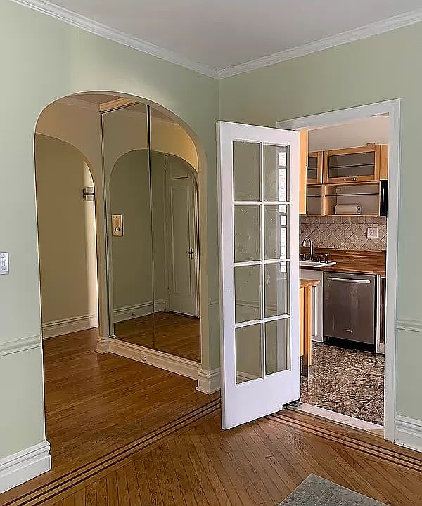 1st image of 4410 Cayuga Ave APT 6G