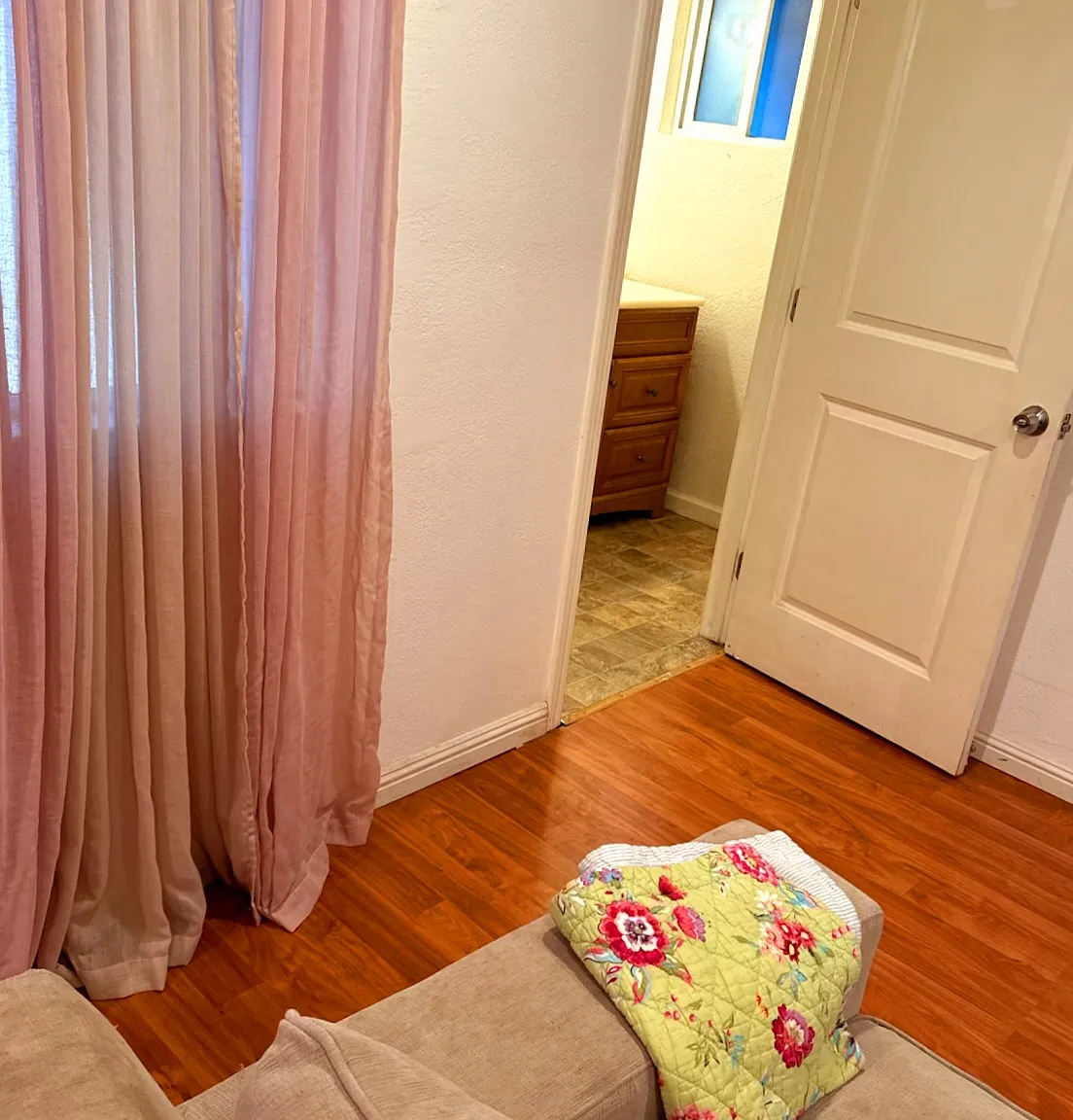 1 bed, 400 sqft, $1,700 — Photo 3