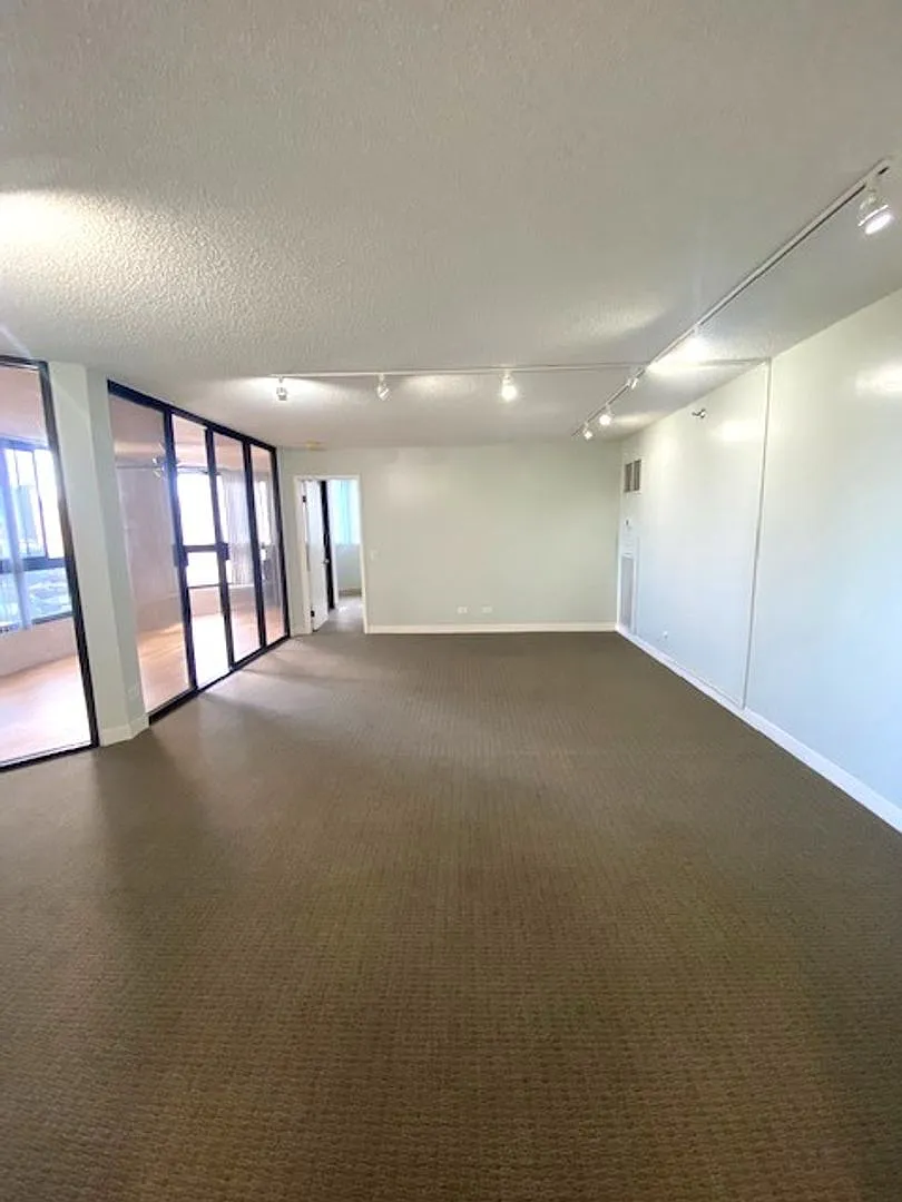 2 Bedroom / 2 Bath / 2 Pkg at the Sovereign — Photo 4