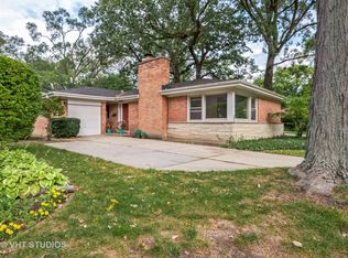 242 Bristol St, Northfield, IL 60093