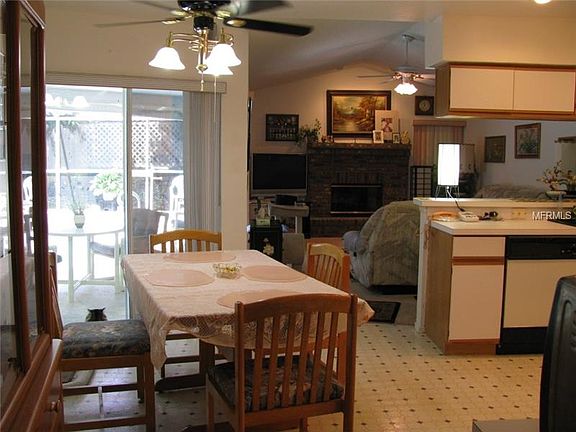 5th image of 408 Sterling Lake Dr