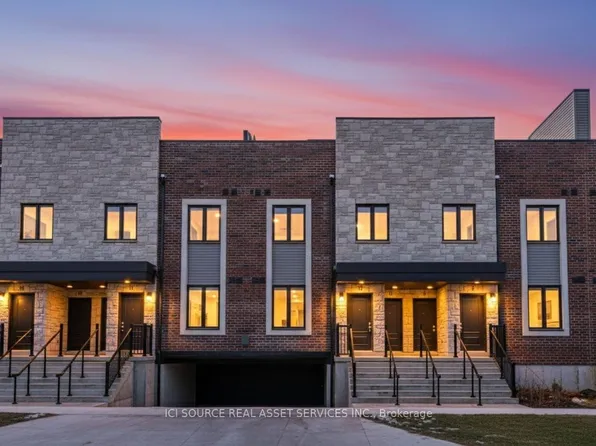 2 Slessor Blvd #10, Grimsby, ON L3M 3T2