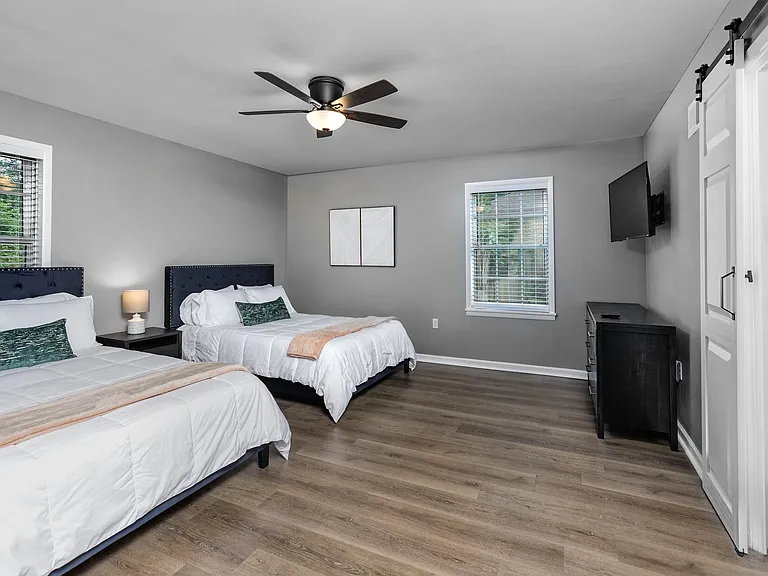 860 Davis St — Photo 30