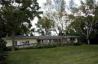 2nd image of 882 Eastview Ave