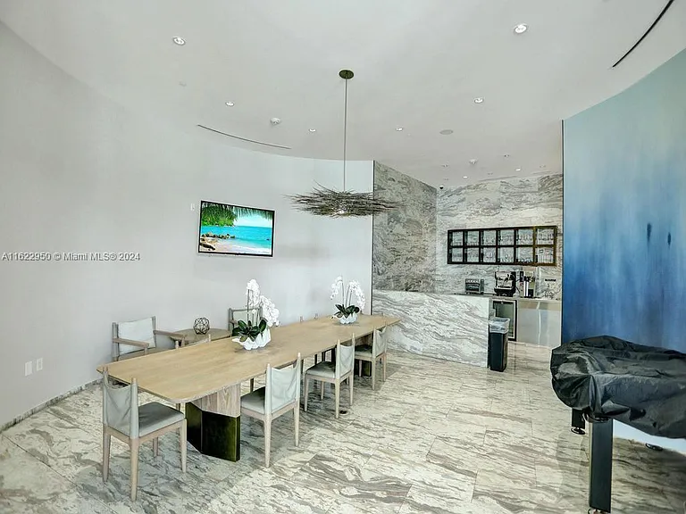 3250 NE 188th St #207 — Photo 89