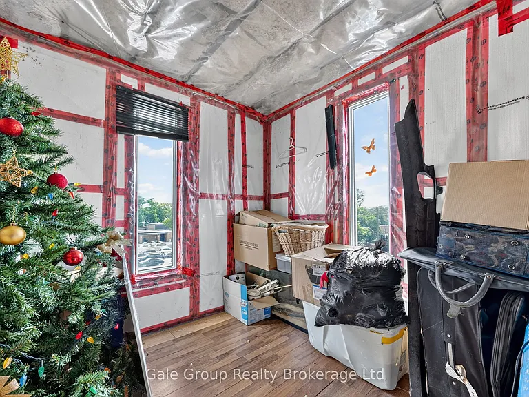 129 John St — Photo 11