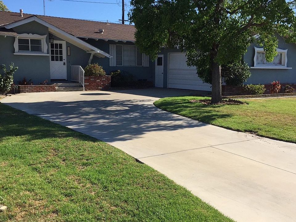1st image of 2884 W Elmlawn Dr