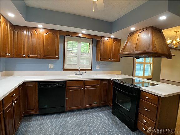 3rd image of 1122 Brewster Dr