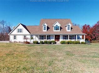 534 Buffington Acres Rd, Milton, WV 25541