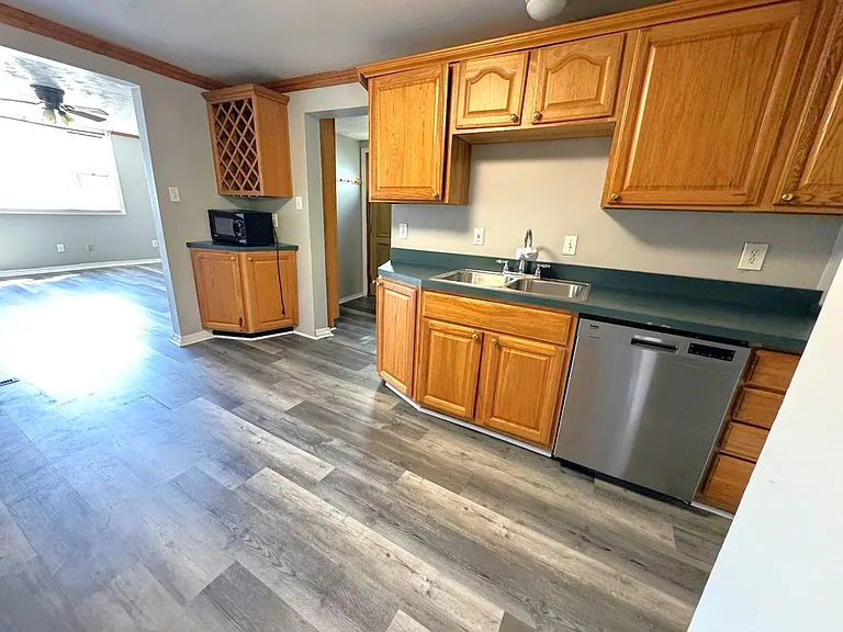 178 Amabell St — Photo 7