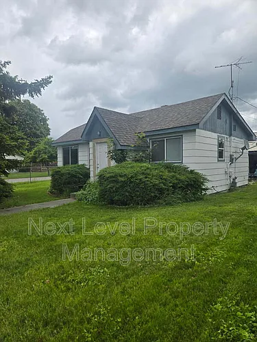 1003 6th Ave W Photo 1