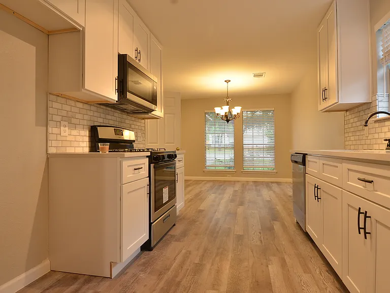 15530 Sarahs Creek Dr — Photo 7