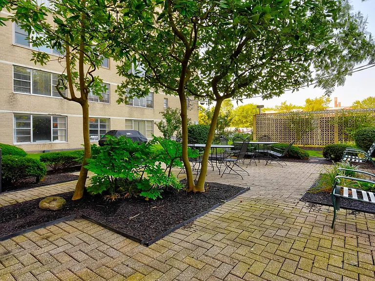 1620 E Broad St #408 — Photo 10