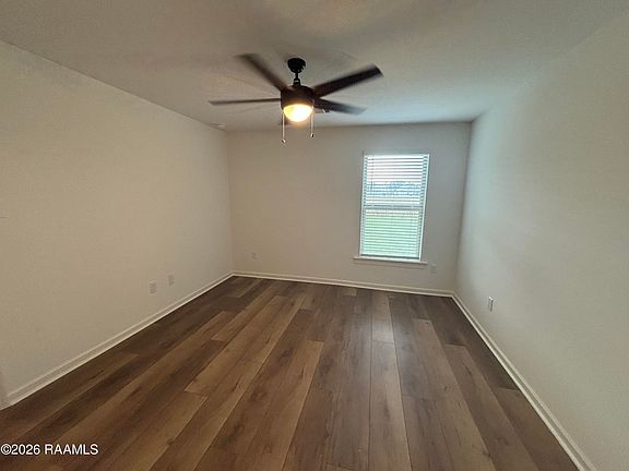4th image of 111 Rustic Oak Way