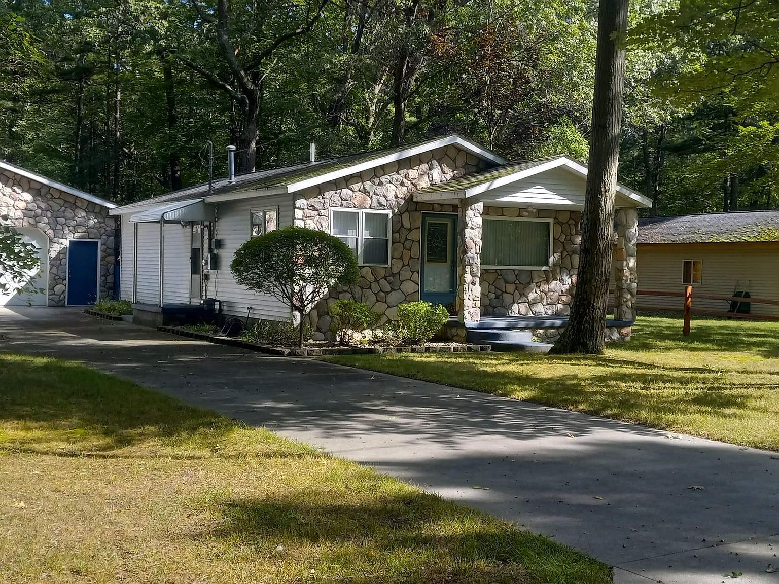 5301 E 16th St, Au Gres, MI 48703 Zillow