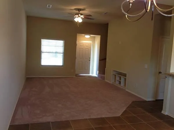 Living - 1002 Oak Crossing Dr #1002