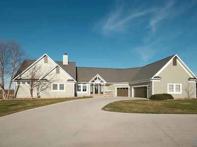 402 Martin Dr NE, Orange City, IA, 51041