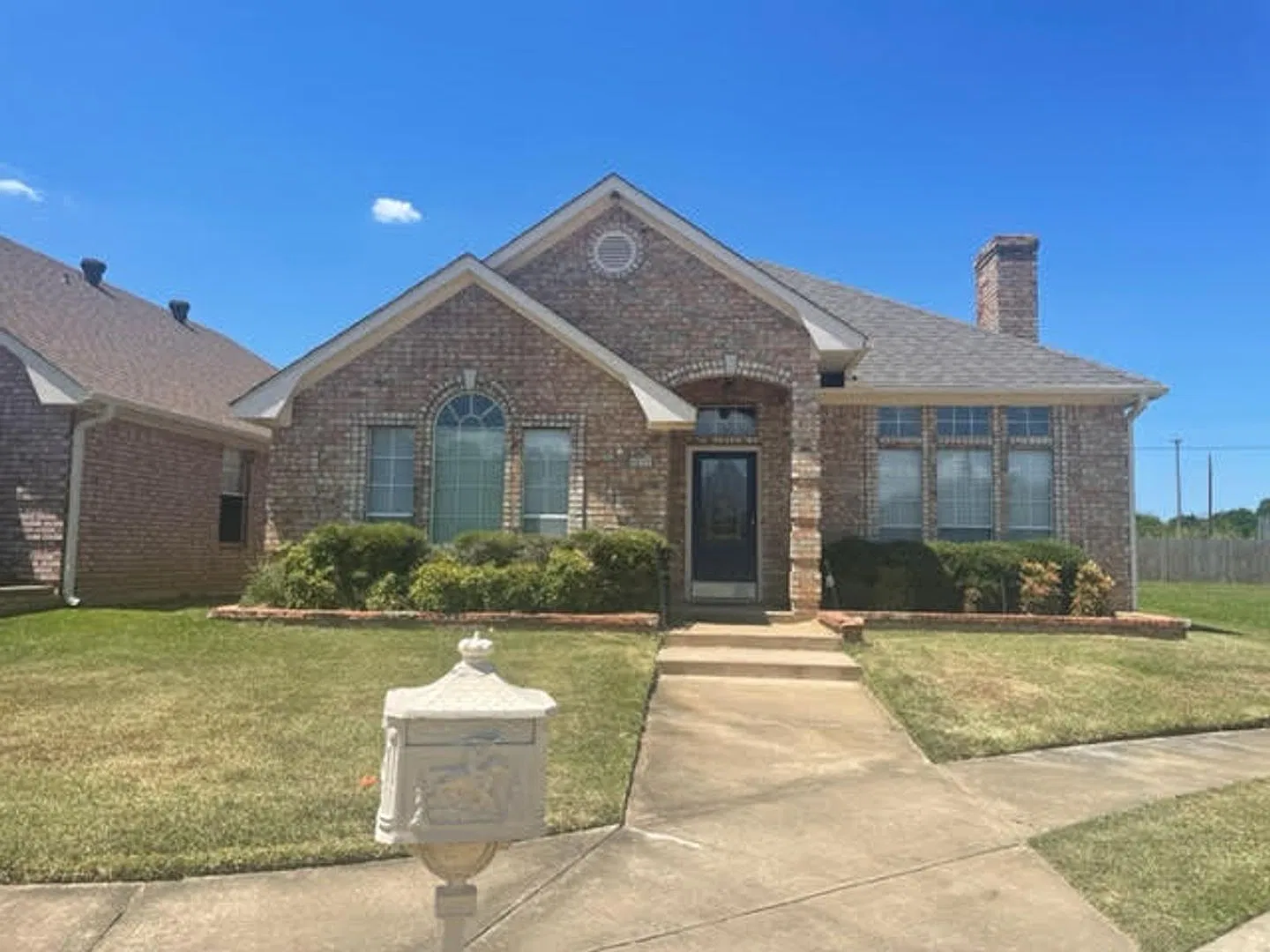 4225 Primrose Ln — Photo 4