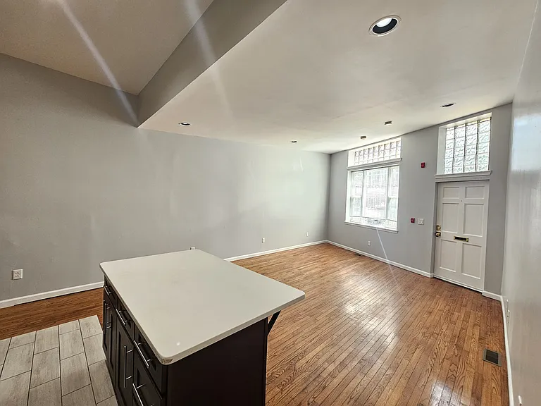 930 E Passyunk Ave — Photo 7