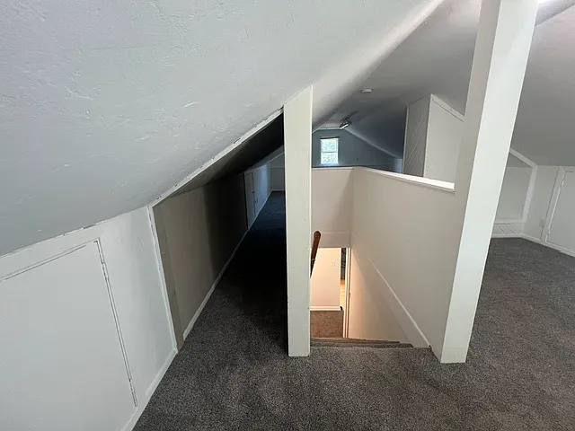 304 S James St — Photo 8